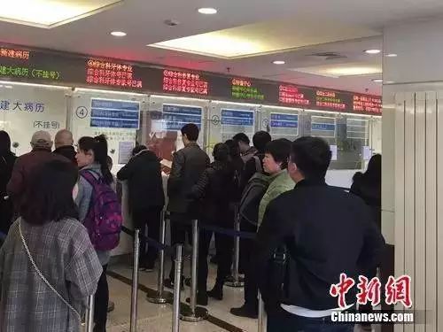 種口牙等于買(mǎi)輛寶馬？看北大口腔醫(yī)學(xué)院副院長(zhǎng)咋說(shuō) 